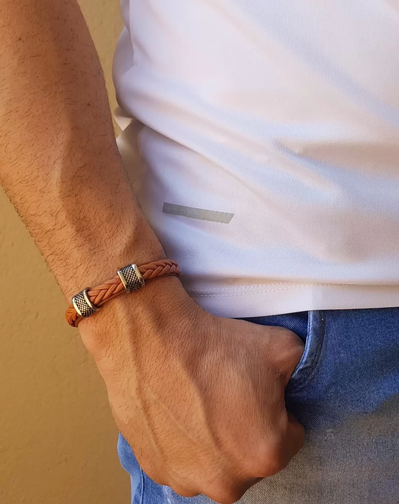 bracelet-5982564_1280